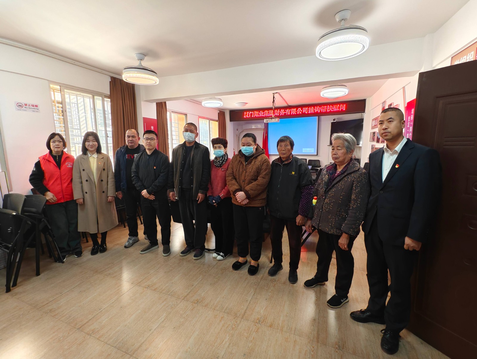 e901b49d86fbf0ffb5744b63288fa894.jpg e901b49d86fbf0ffb5744b63288fa894.jpg